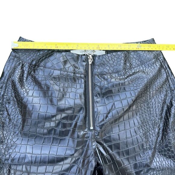 Women's Black Crocodile Skin Skinny Leather Pants - Stylish And Chic Design NWT - Picture 14 of 17